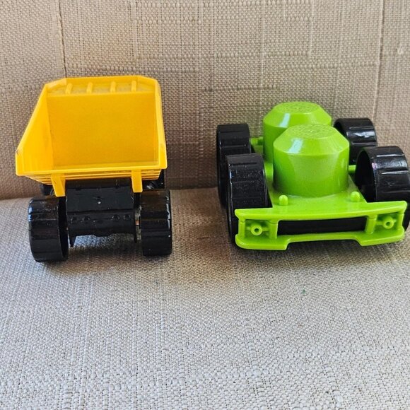 DIG Maxx Action Yellow Truck Green Mega Blocks Car Push Up Toys Lot of 2 - Picture 2 of 11